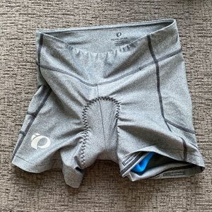 Pearl Izumi | Size 4-6 | Women's Gray Bike Shorts with Seat Pad